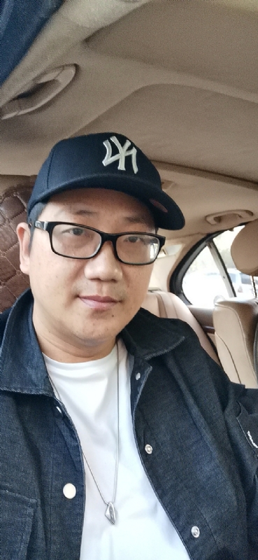 拥抱幸福的第一张照片--南靖交友网