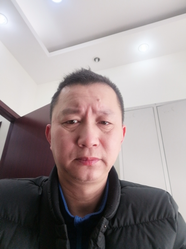 相视而笑的第一张照片--南靖交友网