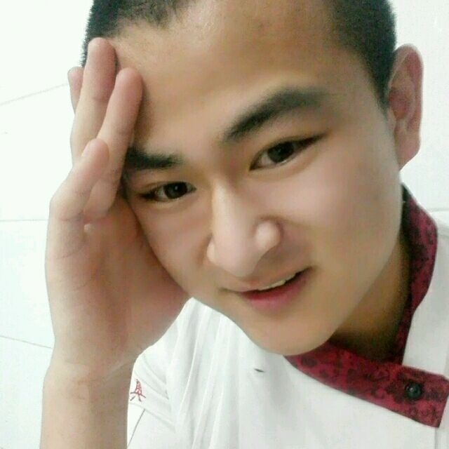 人潮拥挤的第一张照片--南靖交友网